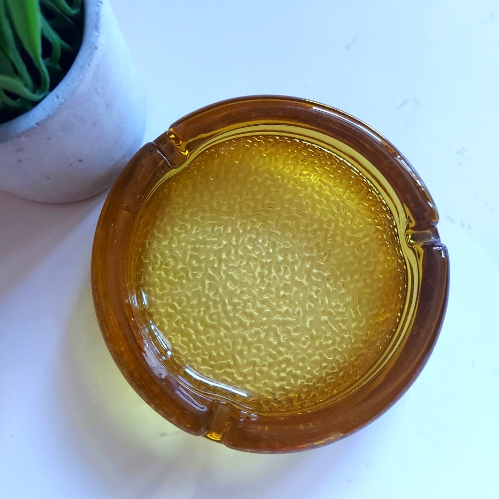 💛Anchor Hocking US Amber Glass Vintage Ashtray "Wind Drift"